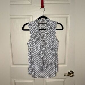 41 Hawthorn Black and White Sleeveless Blouse
